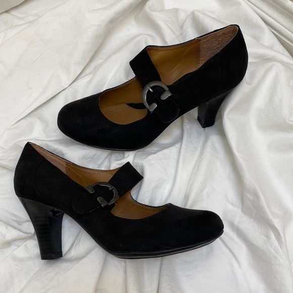 GNW Shoes - GNW Women’s black retro/vintage looking, salsa-styled closed toe heels. Size 7M.